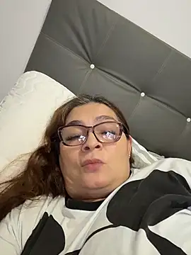 AntonellaAlondra4 online show from 17, 4, 2026