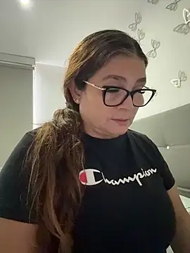 AntonellaAlondra4 online show from 11, 5, 2026