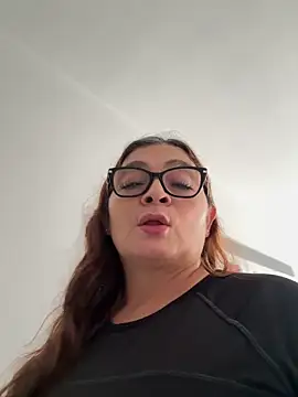 AntonellaAlondra4 online show from 4, 6, 2026