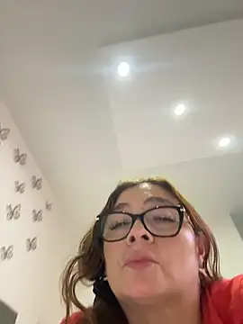 AntonellaAlondra4 online show from 18, 3, 2026