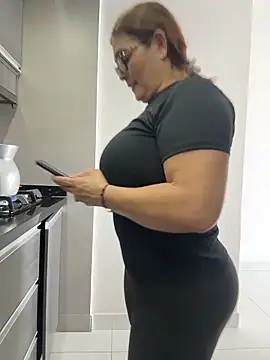 AntonellaAlondra4 online show from 4, 3, 2026