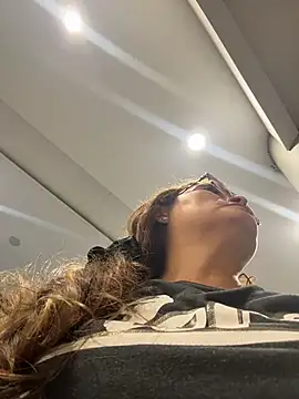 AntonellaAlondra4 online show from 5, 4, 2026