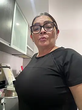 Snapshot of AntonellaAlondra4 chatting on 7, 6, 2026 AntonellaAlondra4 online show from 7, 6, 2026