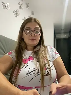 AntonellaAlondra4 online show from 14, 3, 2025