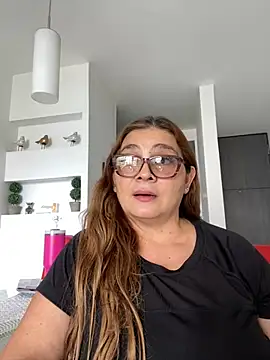 AntonellaAlondra4 online show from 17, 2, 2025