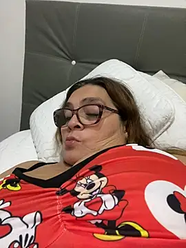 AntonellaAlondra4 online show from 4, 3, 2025