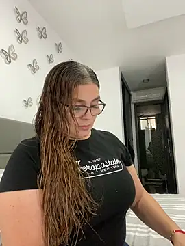 AntonellaAlondra4 online show from 18, 2, 2025