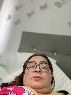 AntonellaAlondra4 online show from 17, 11, 2025