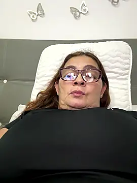 AntonellaAlondra4 online show from 7, 1, 2026