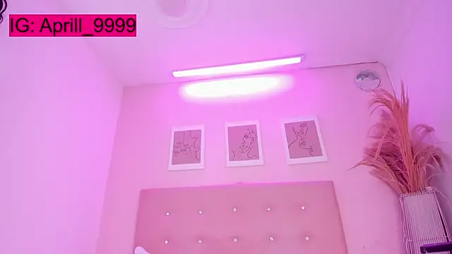 APRILL FOXX online show from 13, 12, 2025