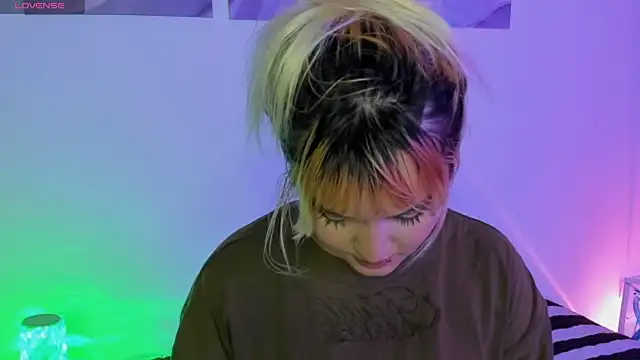 Pretty  zoe online show from 18, 3, 2025