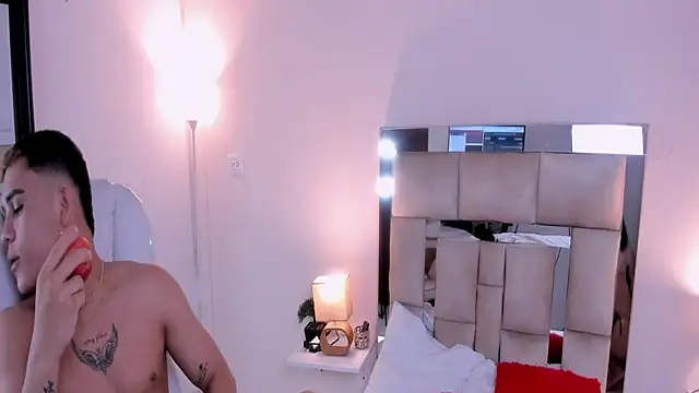 saraandstiven online show from 8, 3, 2025