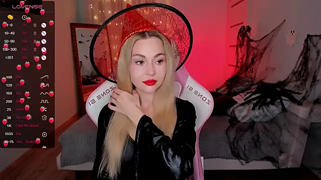 AdeleRoberts online show from 30, 10, 2025