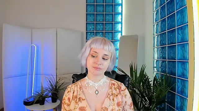 Pieris Lisa online show from 18, 1, 2025