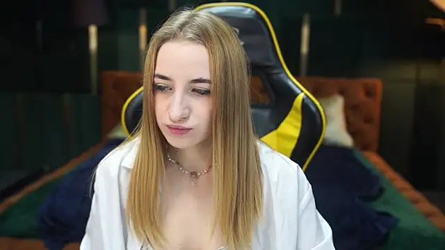 Tess LovelyWest online show from 3, 1, 2025