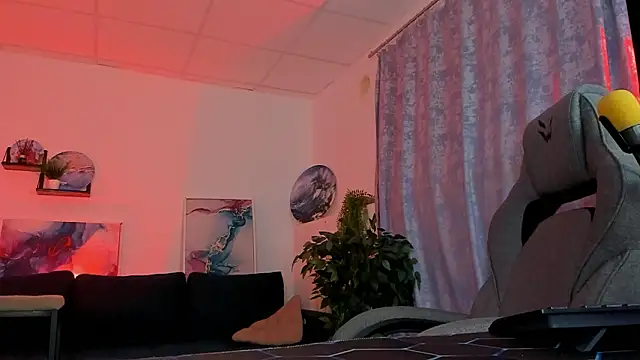 NielletaBlossom online show from 12, 2, 2026