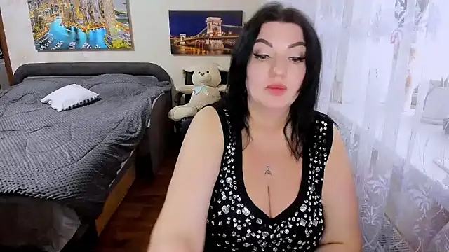 Lady Boom Wild  online show from 19, 4, 2026