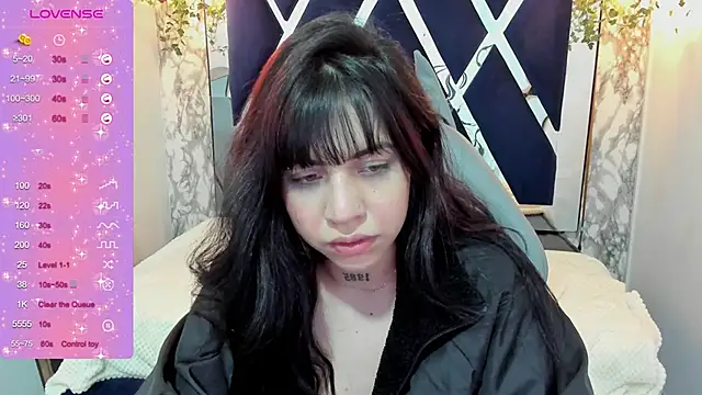 Snapshot of Violet_m chatting on 11, 12, 2024 Violet m online show from 11, 12, 2024
