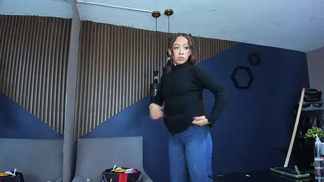 Snapshot of MelodyCollins chatting on 14, 2, 2025 MelodyCollins online show from 14, 2, 2025