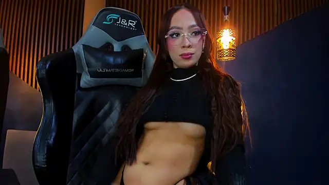 Snapshot of MelodyCollins chatting on 6, 3, 2025 MelodyCollins online show from 6, 3, 2025