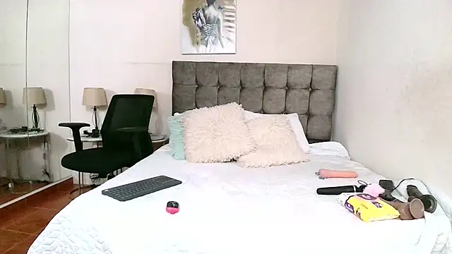 IssabellaJones online show from 19, 11, 2025