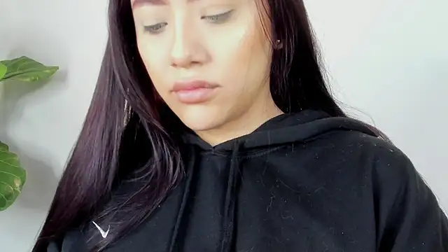 nicolle pierce online show from 11, 2, 2026