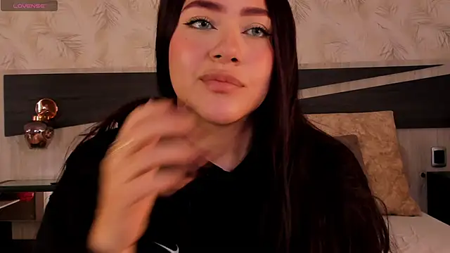 nicolle pierce online show from 16, 3, 2026