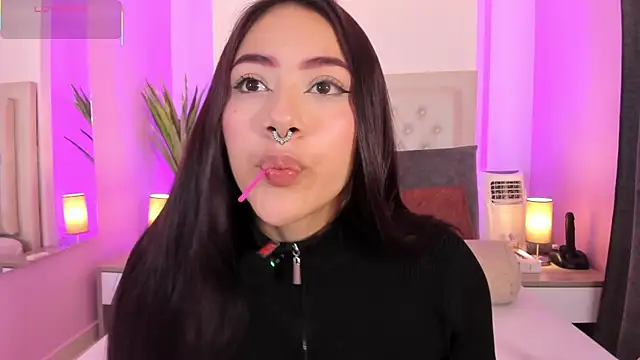 nicolle pierce online show from 18, 4, 2026