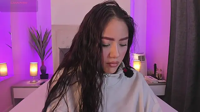 nicolle pierce online show from 25, 3, 2026