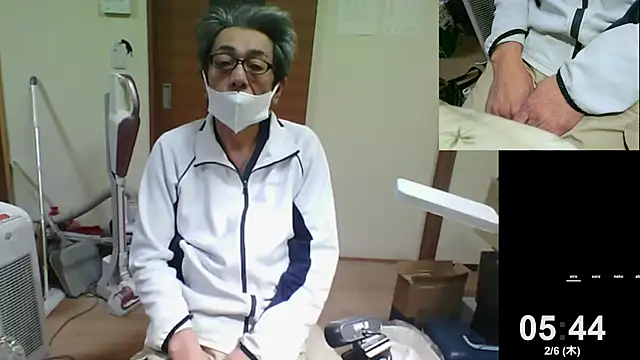 Snapshot of mama010-chan chatting on 5, 2, 2025 mama010-chan online show from 5, 2, 2025