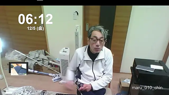 mama010-chan online show from 4, 12, 2025