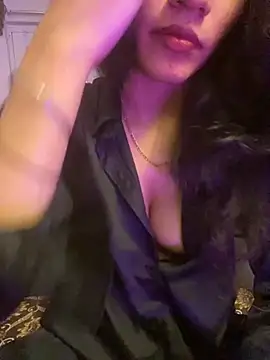 Snapshot of Divyaa69 chatting on 18, 11, 2025 Divyaa69 online show from 18, 11, 2025