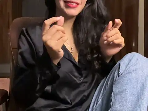 Divyaa69 online show from 5, 4, 2026