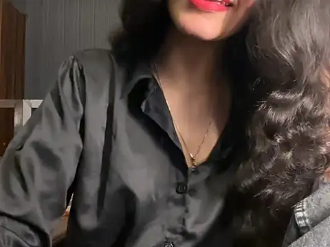 Snapshot of Divyaa69 chatting on 17, 6, 2026 Divyaa69 online show from 17, 6, 2026