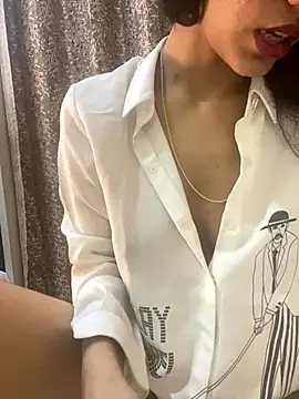 Snapshot of Divyaa69 chatting on 7, 10, 2025 Divyaa69 online show from 7, 10, 2025