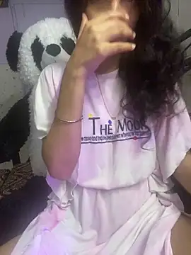 Divyaa69 online show from 20, 12, 2025