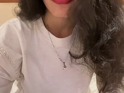 Snapshot of Divyaa69 chatting on 18, 5, 2026 Divyaa69 online show from 18, 5, 2026