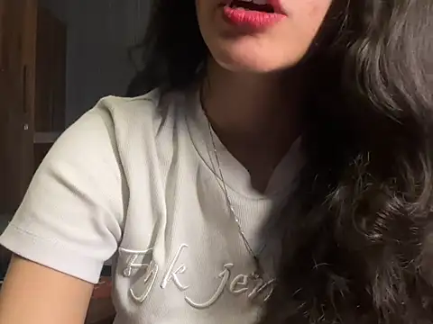 Snapshot of Divyaa69 chatting on 4, 7, 2026 Divyaa69 online show from 4, 7, 2026
