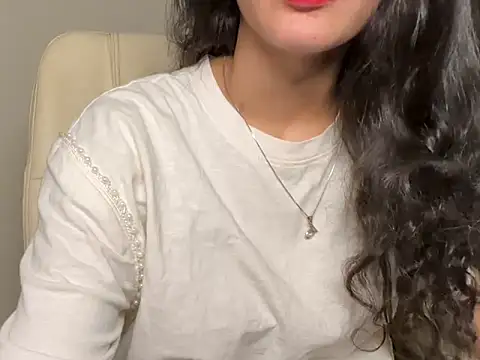 Snapshot of Divyaa69 chatting on 25, 4, 2026 Divyaa69 online show from 25, 4, 2026