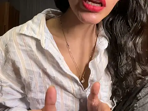 Snapshot of Divyaa69 chatting on 22, 6, 2026 Divyaa69 online show from 22, 6, 2026
