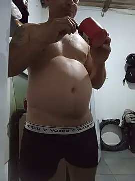 LOIROGOSTOSO87 online show from 4, 6, 2026