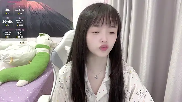 Mia-6688 online show from 24, 9, 2025