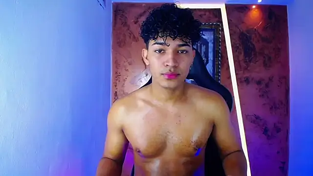 jamescurli  online show from 3, 3, 2025