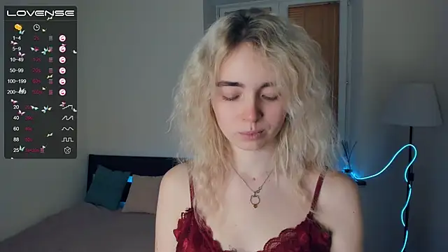 Snapshot of LinnBottrell chatting on 3, 2, 2025 LinnBottrell online show from 3, 2, 2025