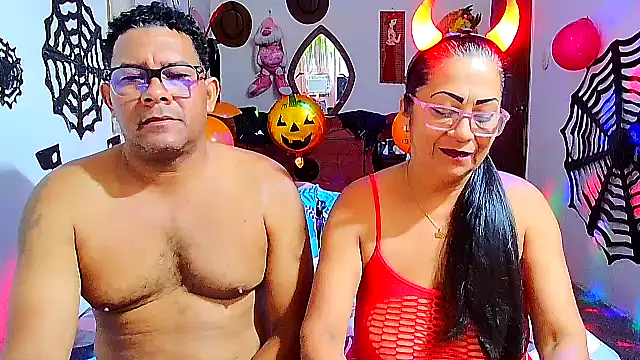 Snapshot of rosi_pamela chatting on 19, 10, 2025 rosi pamela online show from 19, 10, 2025