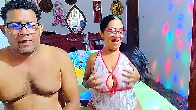 Snapshot of rosi_pamela chatting on 14, 11, 2025 rosi pamela online show from 14, 11, 2025