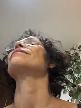 MireyaTorresGu online show from 29, 11, 2025