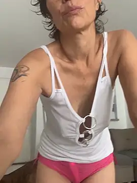 MireyaTorresGu online show from 14, 10, 2025