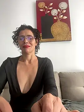 MireyaTorresGu online show from 27, 10, 2025