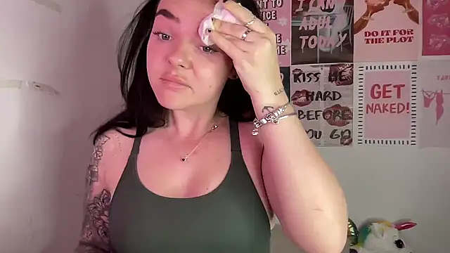 yorkshiregal online show from 15, 4, 2026